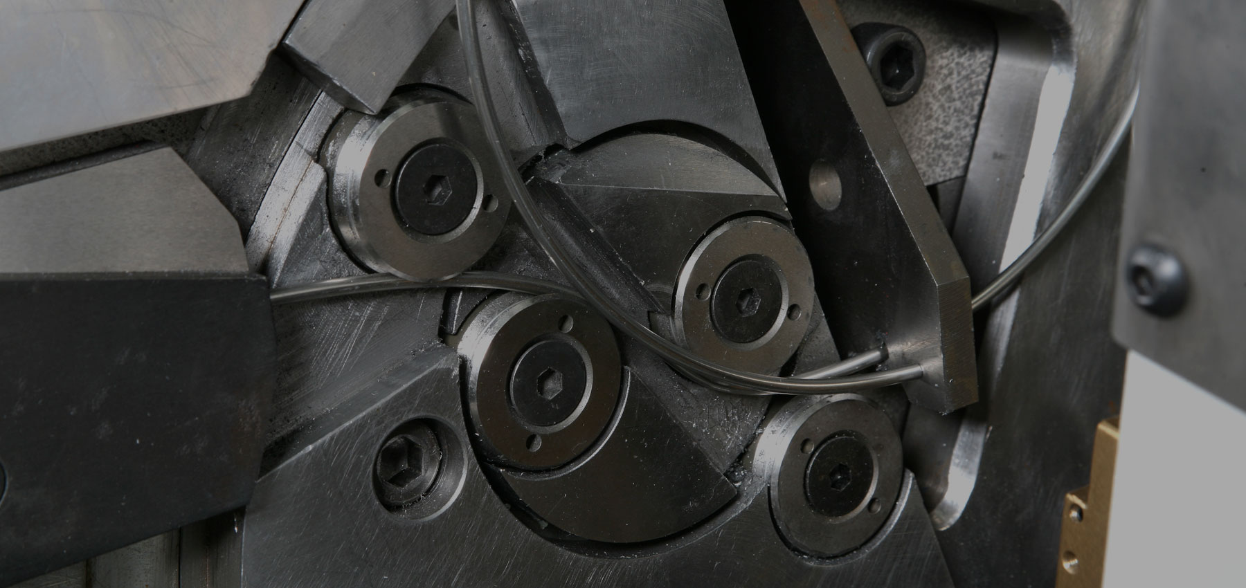 تجهیزات فرم دهی به مفتول سیم